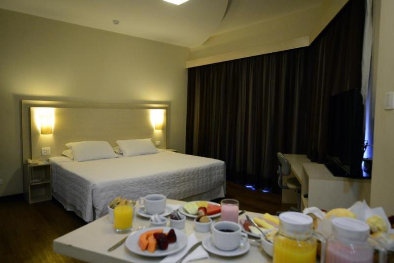 לונדרינה Golden Blue Hotel מראה חיצוני תמונה