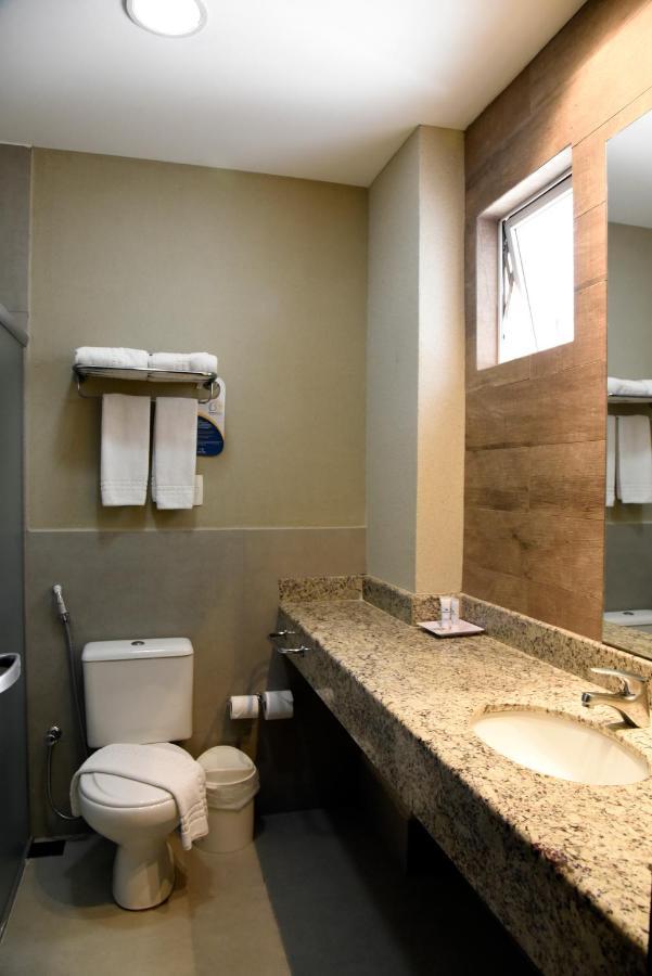 לונדרינה Golden Blue Hotel מראה חיצוני תמונה