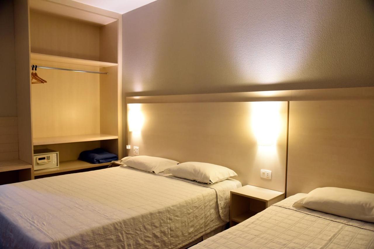 לונדרינה Golden Blue Hotel מראה חיצוני תמונה