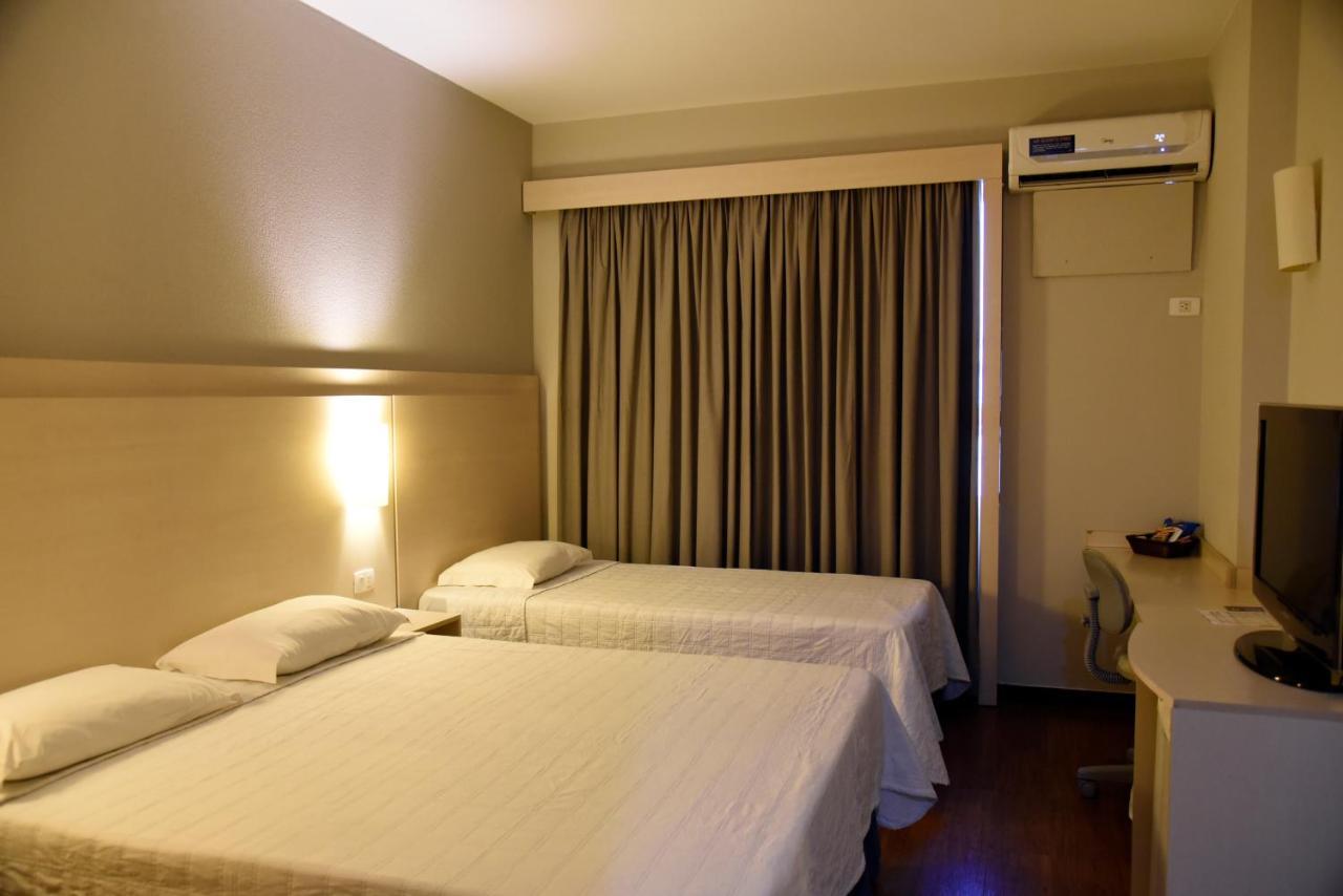 לונדרינה Golden Blue Hotel מראה חיצוני תמונה