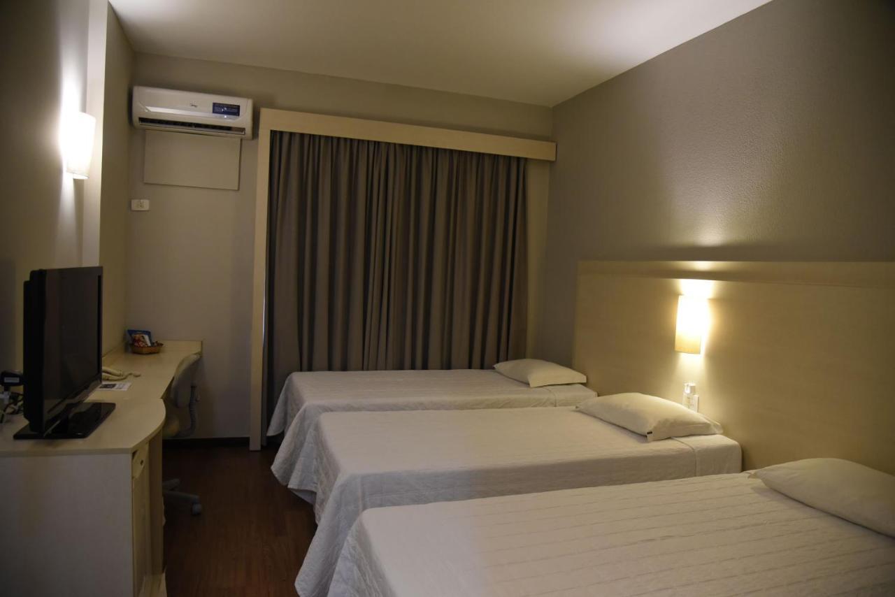 לונדרינה Golden Blue Hotel מראה חיצוני תמונה