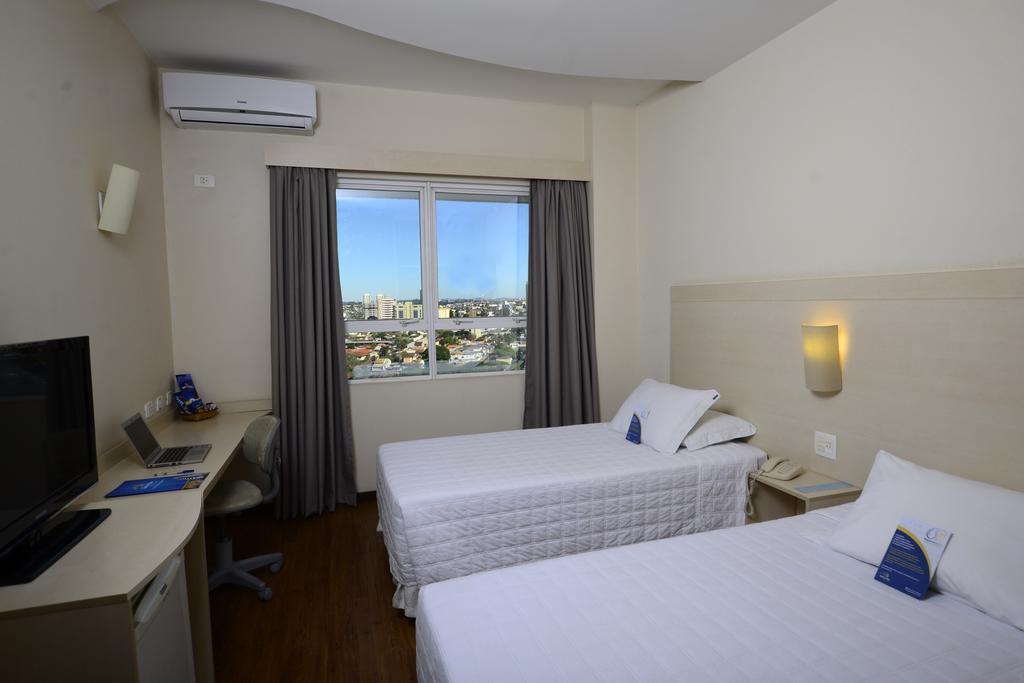 לונדרינה Golden Blue Hotel מראה חיצוני תמונה
