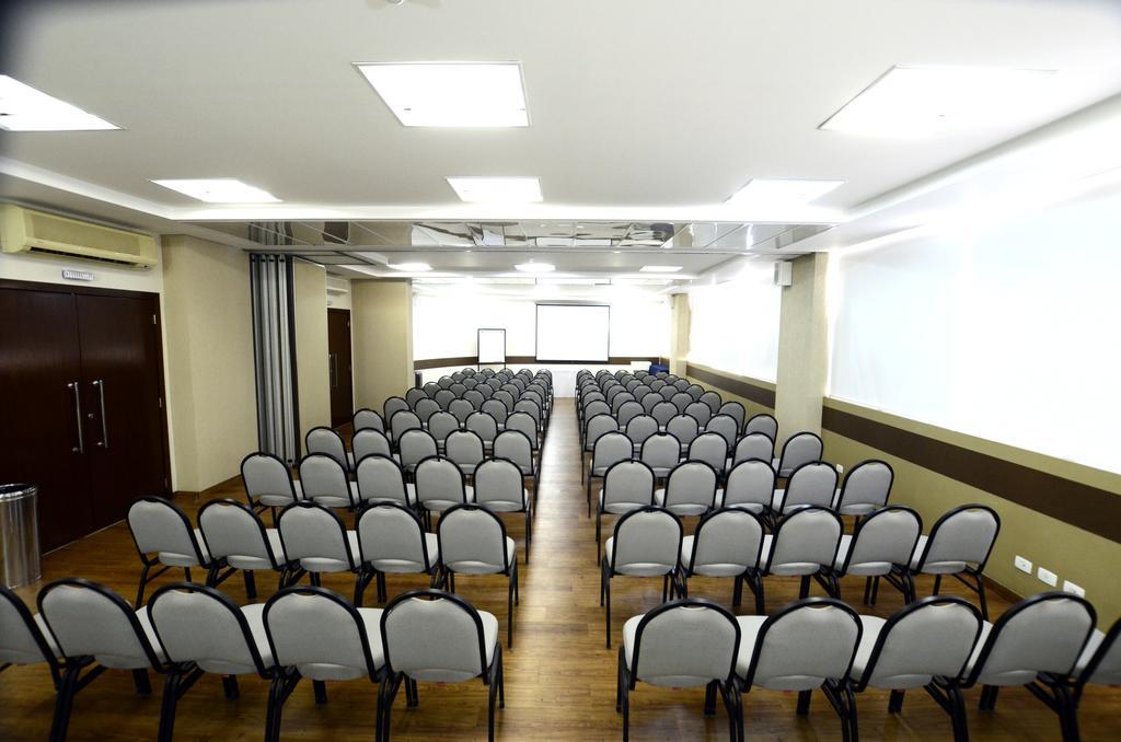 לונדרינה Golden Blue Hotel מראה חיצוני תמונה