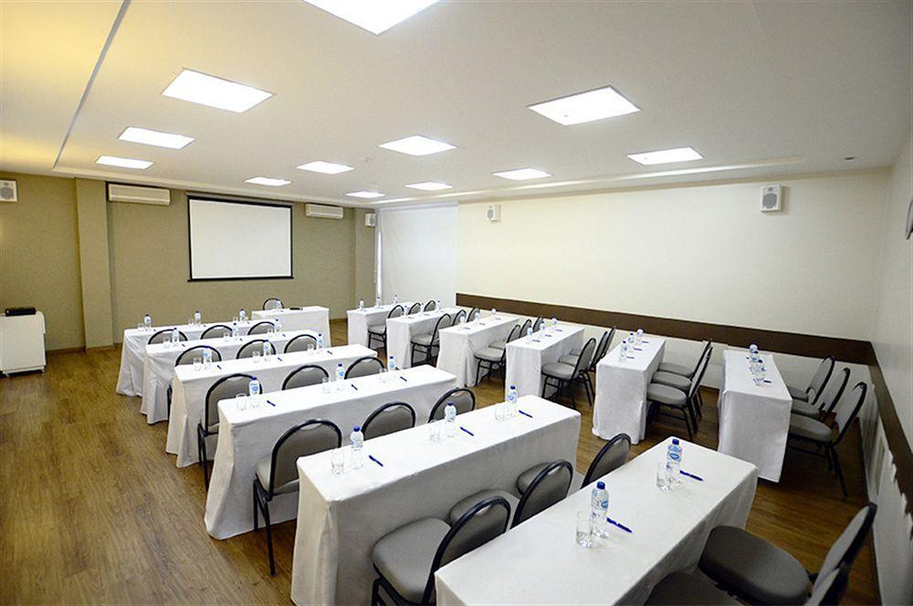לונדרינה Golden Blue Hotel מראה חיצוני תמונה