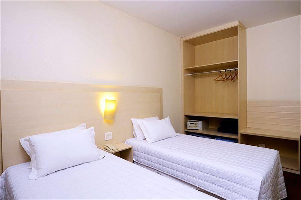 לונדרינה Golden Blue Hotel מראה חיצוני תמונה