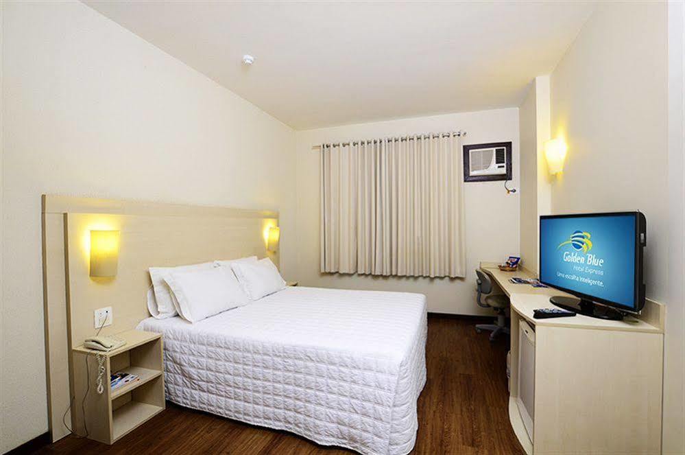 לונדרינה Golden Blue Hotel מראה חיצוני תמונה