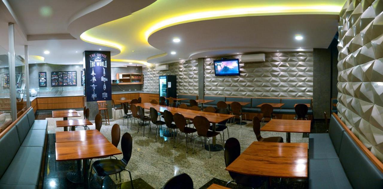 לונדרינה Golden Blue Hotel מראה חיצוני תמונה