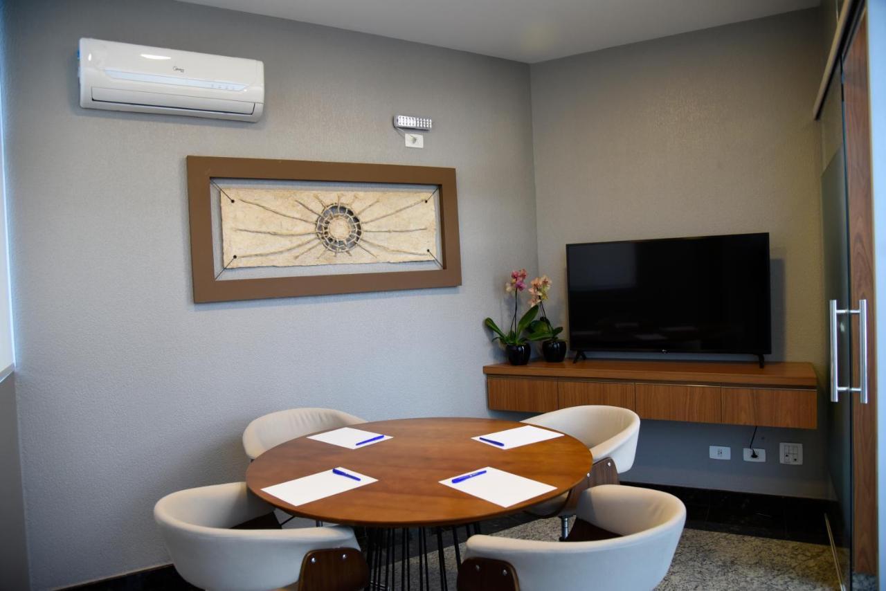 לונדרינה Golden Blue Hotel מראה חיצוני תמונה